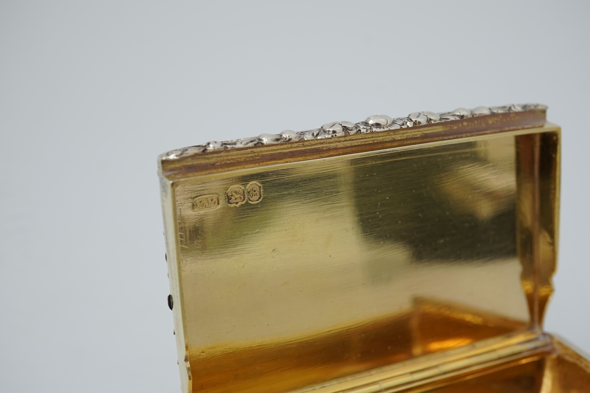 A good early Victorian silver snuff box, by Edward Edwards II